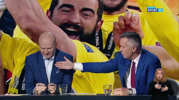 W załączonym materiale wideo ostra wymiana zdań w Cafe Futbol pomiędzy Romanem Kołtoniem i Tomaszem Łapińskim
