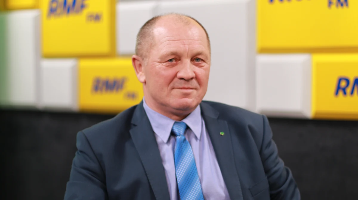 „O transakcji (prezes IPN za RPO) nic mi nie wiadomo. Natomiast wydaje mi się, że za mało mówimy o kompetencjach zgłoszonych kandydatów, zarówno pani (Lidii) Staroń, jak i pana prof. Marcina Wiącka” – podkreślał w Porannej rozmowie w RMF FM poseł PSL Marek Sawicki. Komentując fakt, że trzech posłów Stronnictwa – wśród nich on sam – zagłosowało w Sejmie za kandydatem PiS na szefa IPN drem Karolem Nawrockim, stwierdził: „To jest sygnał, że w PSL-u są politycy o różnych korzeniach”.