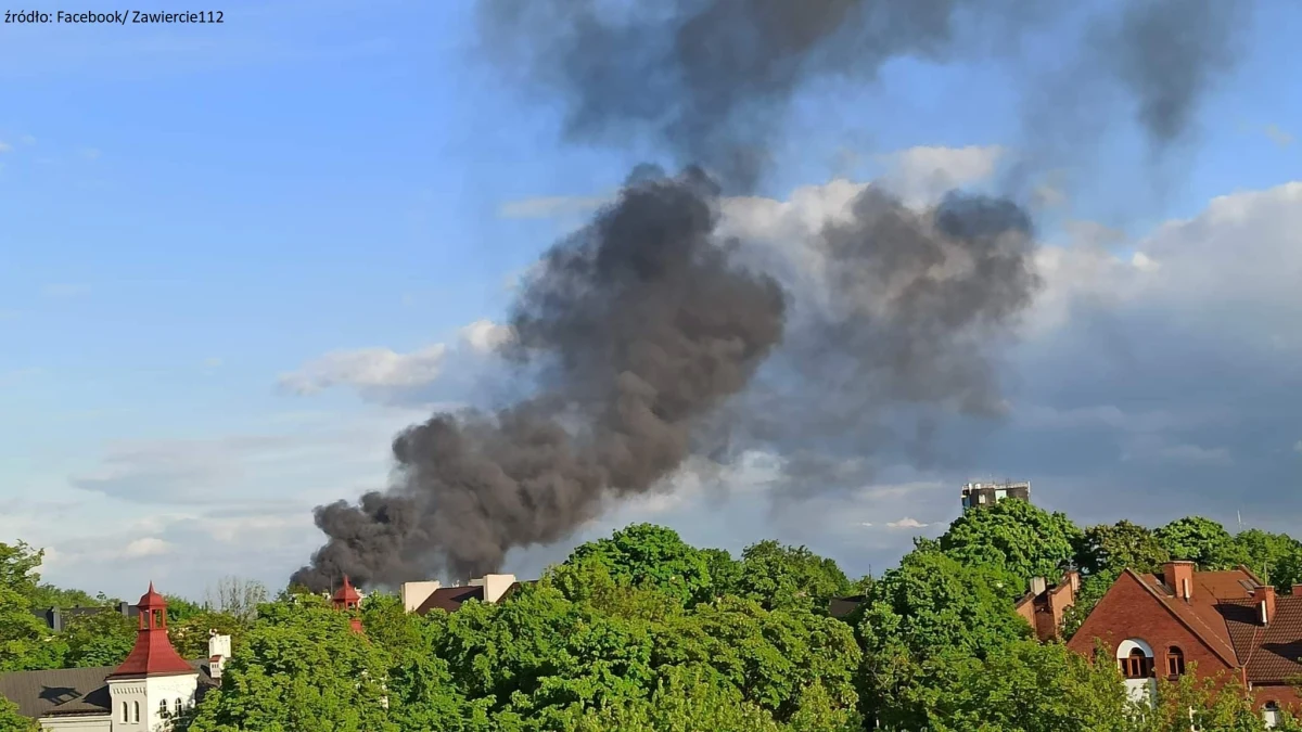 Na terenie byłej fabryki opakowań blaszanych przy ulicy Leśnej w Zawierciu w województwie śląskim wybuchł pożar. Paliły się beczki z substancjami chemicznymi.