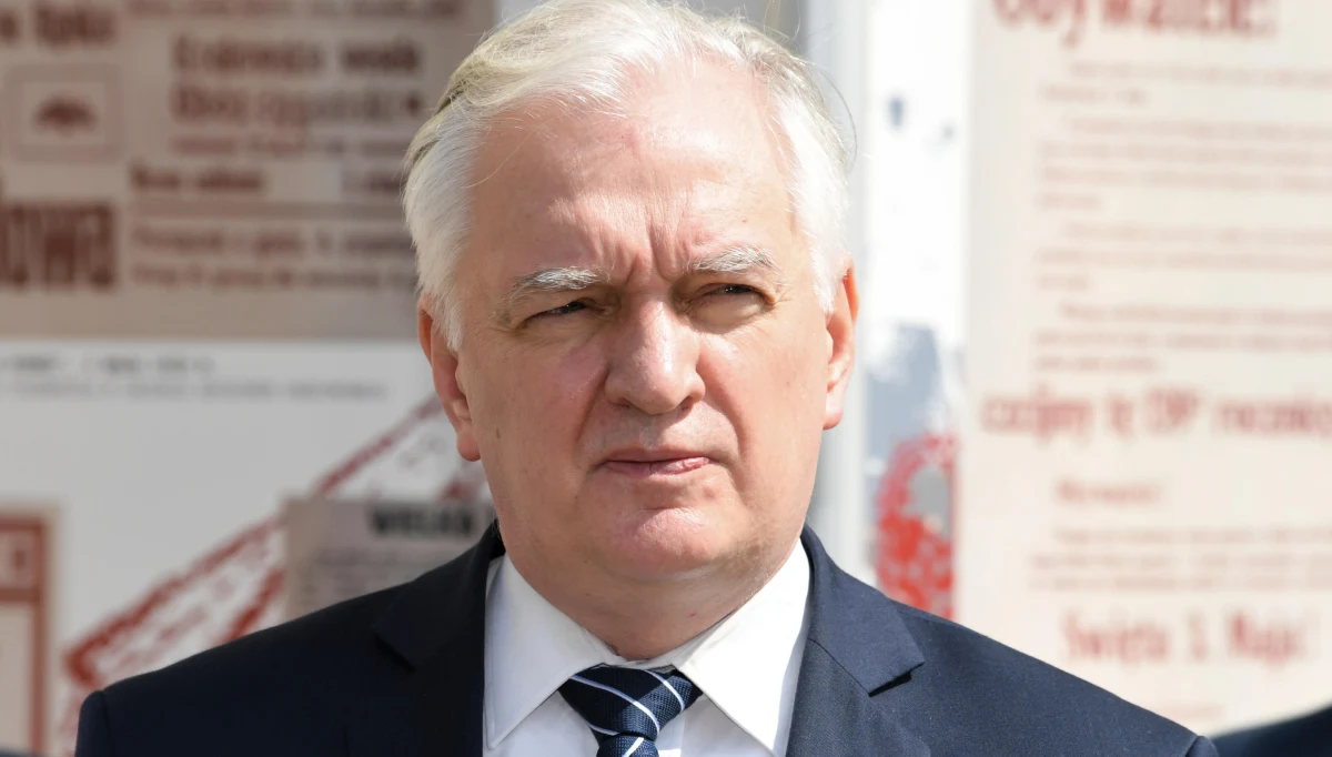 Jeśli ktoś wypycha dziś Porozumienie z obozu rządowego, tym samym szkodzi Polsce - mówi w wywiadzie dla "Super Expressu" wicepremier, lider Porozumienia Jarosław Gowin. Zaznacza również, że Porozumienie jest przygotowane także na wariant przyspieszonych wyborów.