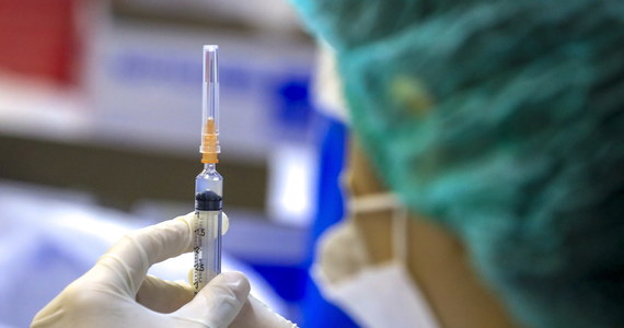 Rada Medyczna przyjęła rekomendację dotyczącą szczepień przeciw Covid-19 osób od 12. do 15. roku życia preparatem Cominarty. Jest on produkowany przez koncern BioNTech/Pfizer. 