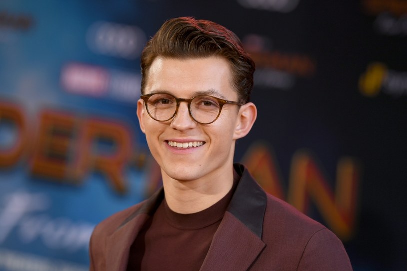Szeroką popularność zyskał dzięki roli Spider-Mana, jednak obchodzący 25. urodziny Tom Holland udowadnia, że filmowe życie istnieje także poza ekranowym uniwersum Marvela.