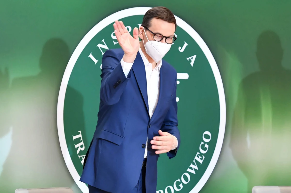 Premier Mateusz Morawiecki w Dzień Dziecka odpowiadał na pytania dzieci w szkole podstawowej w Bielisze koło Radomia. Dzieci pytały go m.in., czy lubi piłkę nożną, co lubi jeść i czy ma jakieś zwierzątko. Były też ciekawe, czy premier był grzeczny w szkole i jak się rządzi Polską.