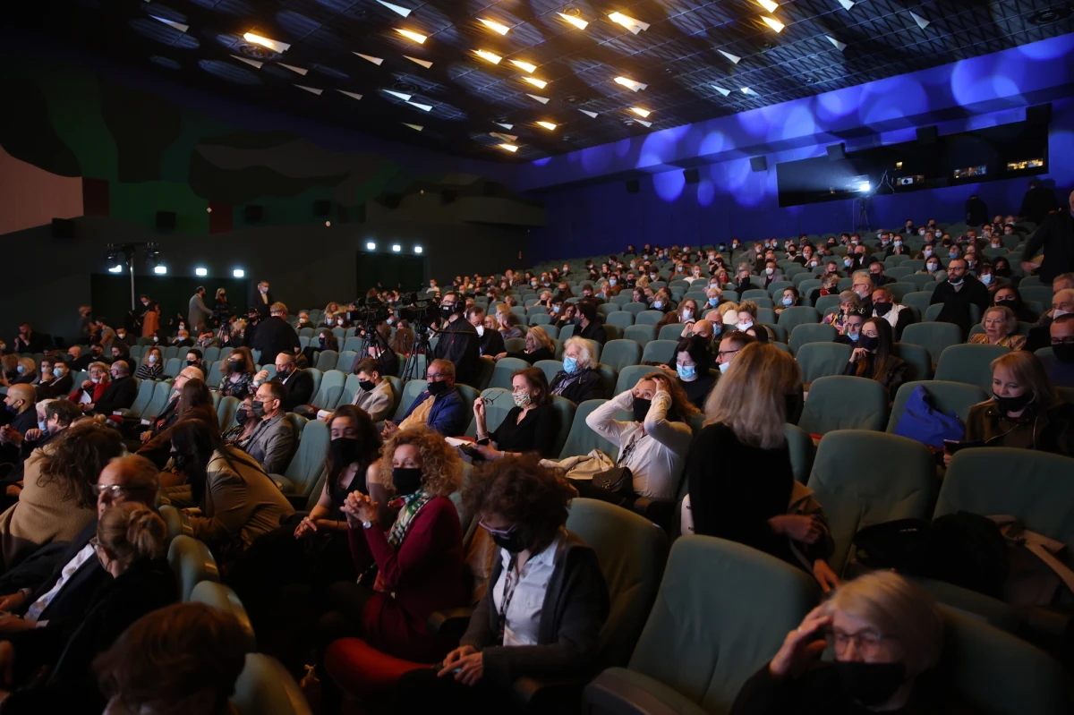 Unijny certyfikat covidowy może być wykorzystywany do sprawdzania, czy osoby z publiczności np. uczestniczące w koncertach, są zaszczepione czy też nie. W przypadku kiedy są - nie będą wliczane do limitów.