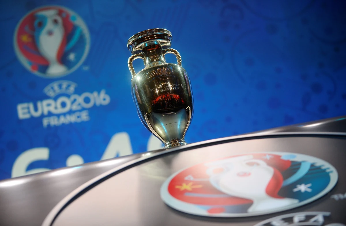 Mierzy 60 centymetrów i waży osiem kilogramów. Kosztował trzydzieści tysięcy euro, ale dla uczestników piłkarskich mistrzostw Europy jest bezcenny. Posrebrzany Puchar Henri Delaunaya 11 lipca odbierze kapitan najlepszej reprezentacji na Starym Kontynencie!