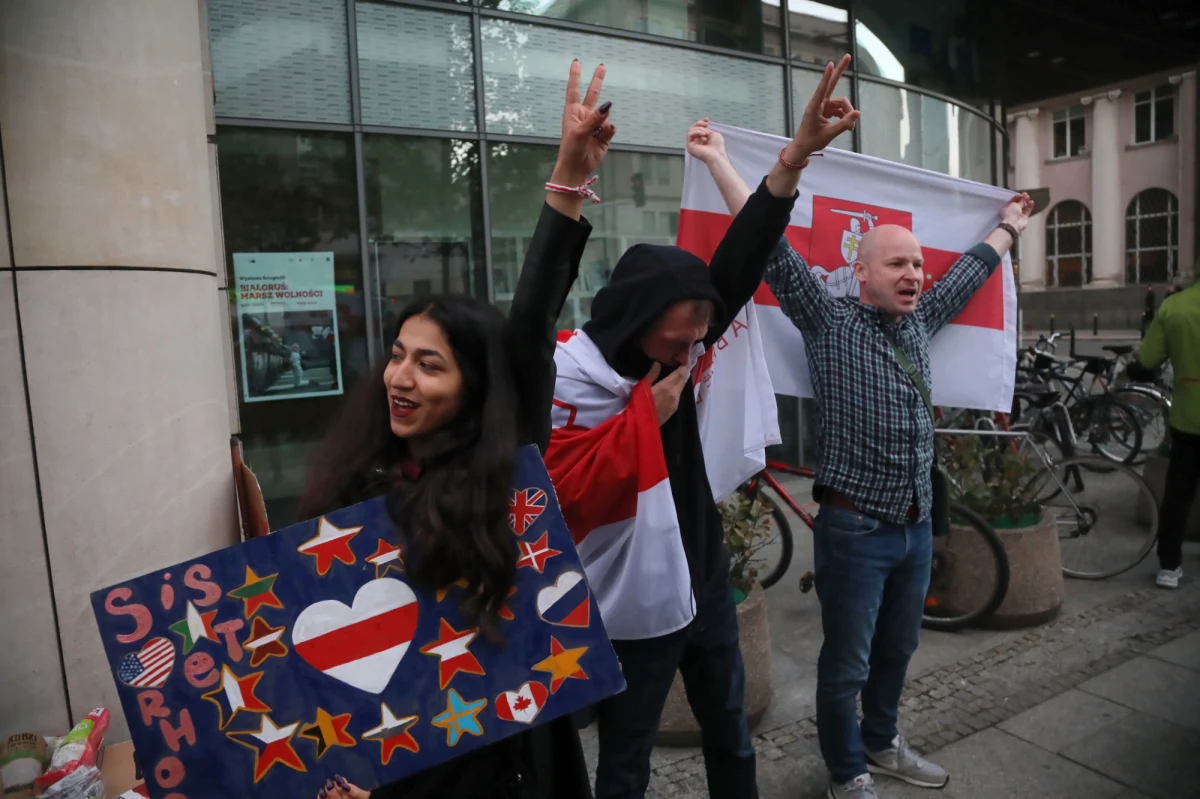 Rząd chce wydłużyć zakaz organizowania spontanicznych zgromadzeń publicznych - dowiedzieli się w Ministerstwie Zdrowia dziennikarze RMF FM. Chodzi o wprowadzony rozporządzeniem zakaz organizowania demonstracji. 