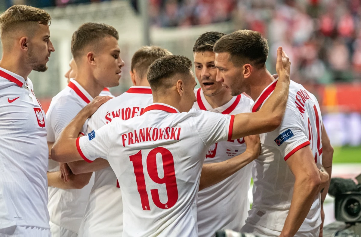 Nie ma zmian w ostatecznym składzie reprezentacji Polski na mistrzostwa Europy. Trener Paulo Sousa powołał 26 piłkarzy, których nazwiska były już ogłoszone w połowie maja. Listę należało przesłać do UEFA do północy 1 czerwca.