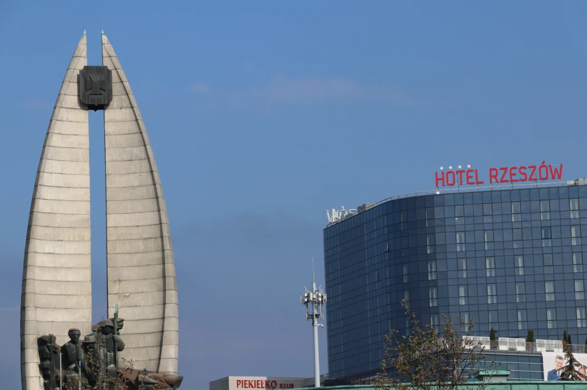 RMF FM zaprasza na drugą już debatę przed wyborami prezydenta Rzeszowa: „Rzeszów ma glos – 2. starcie”. W najbliższy czwartek, 10 czerwca, w dyskusji, zmierzą się wszyscy kandydaci: Ewa Leniart, Marcin Warchoł, Konrad Fijołek i Grzegorz Braun. Również Wy możecie zadać im pytania! Wpiszcie je w formularzu poniżej.