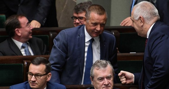 Nie będzie śledztwa po doniesieniach Najwyższej Izby Kontroli przeciwko premierowi, trzem ministrom oraz zarządom Poczty Polskiej i Polskiej Wytwórni Papierów Wartościowych w związku z próbą przeprowadzenia tzw. wyborów kopertowych – nieoficjalnie dowiedział się Onet.