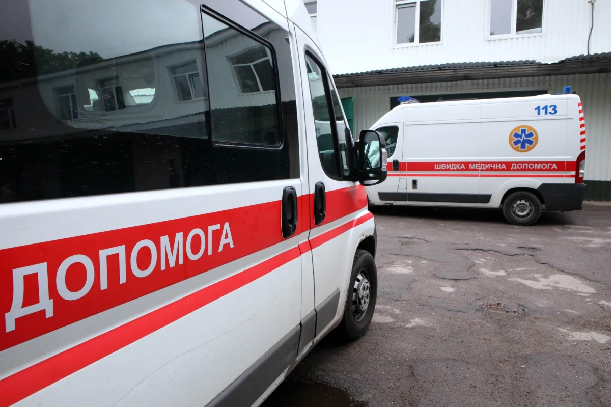 Do tragicznego wypadku doszło podczas wycieczki jednej z lwowskich szkół. Uczeń podszedł za blisko wodospadu, wpadł do wody i zginął. Dwoje nauczycieli trafiło do szpitala - kobieta dostała ataku serca, a mężczyznę, który próbował ratować ucznia, hospitalizowano z powodu hipotermii.