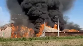 Pożar składowiska odpadów w Przysiece Polskiej. Ponad 20 zastępów w akcji 