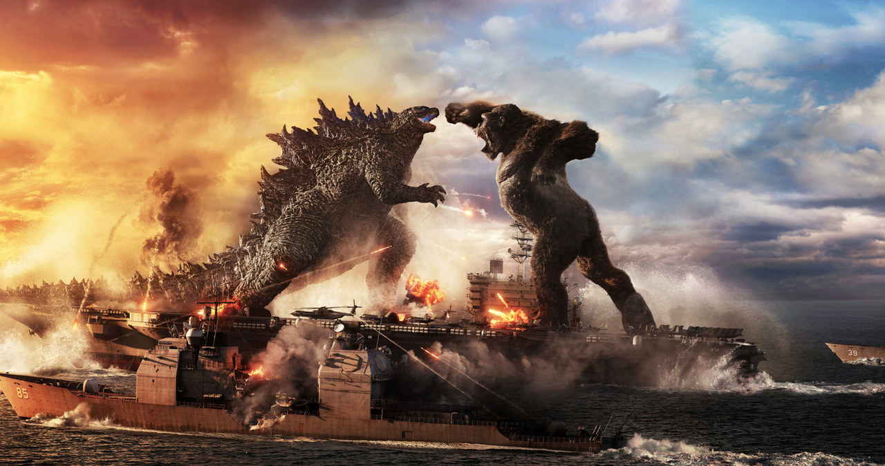 Film "Godzilla vs. Kong" Adama Wingarda został drugim filmem pandemii COVID-19, który w północnoamerykańskich kinach przekroczył 100 milionów dolarów zysku. Przed wybuchem pandemii taki wynik filmu nakręconego za 200 milionów dolarów trzeba byłoby uznać za porażkę. Obecna sytuacja sprawia, że producenci mogą się cieszyć. Film na całym świecie zarobił już ponad 440 milionów dolarów. Odniósł też sukces na platformie streamingowej HBO Max.