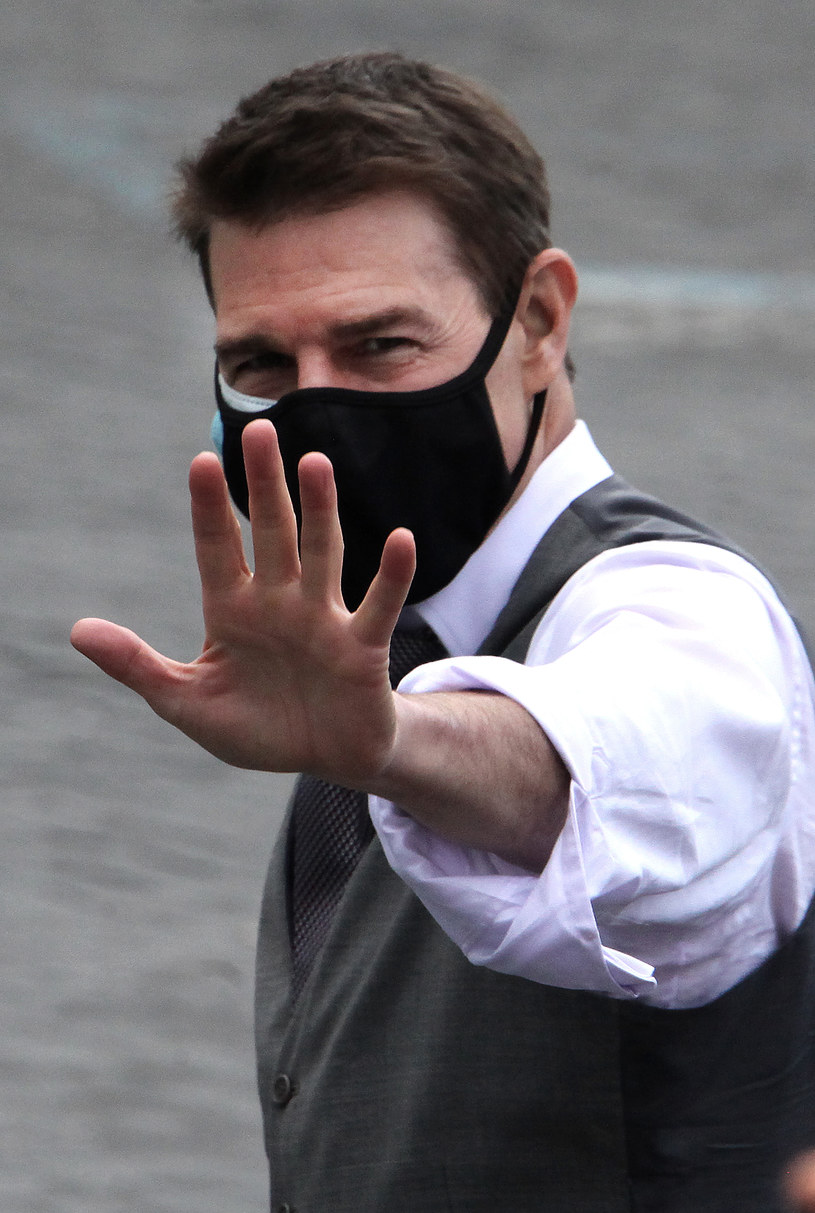 Produkcja filmu "Mission: Impossible 7" została wstrzymana ze względu na pozytywny wynik testu na koronawirusa. Najnowszy film słynnej serii, z Tomem Cruisem w roli agenta Ethana Hunta, był kręcony w Wielkiej Brytanii. Nie ujawniono, kogo dotyczył wynik testu. 