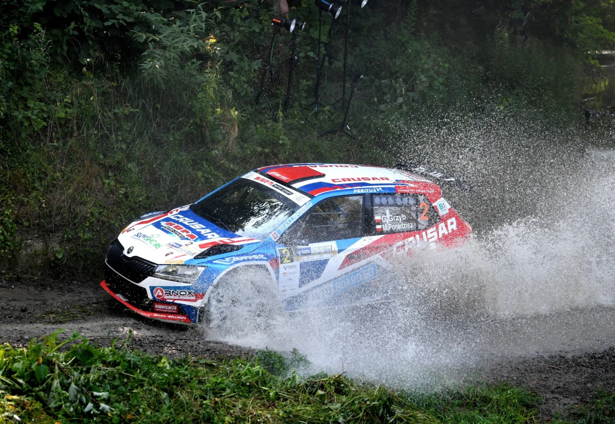 Rajd Żmudzi - łączona runda czempionatu Polski i Litwy - rozpocznie mistrzowski sezon 2021. Od Rajdu Świdnickiego, który zakończył ubiegłoroczną odsłonę krajowego czempionatu, minęło już 8 miesięcy, więc wszyscy zawodnicy są spragnieni rywalizacji. 