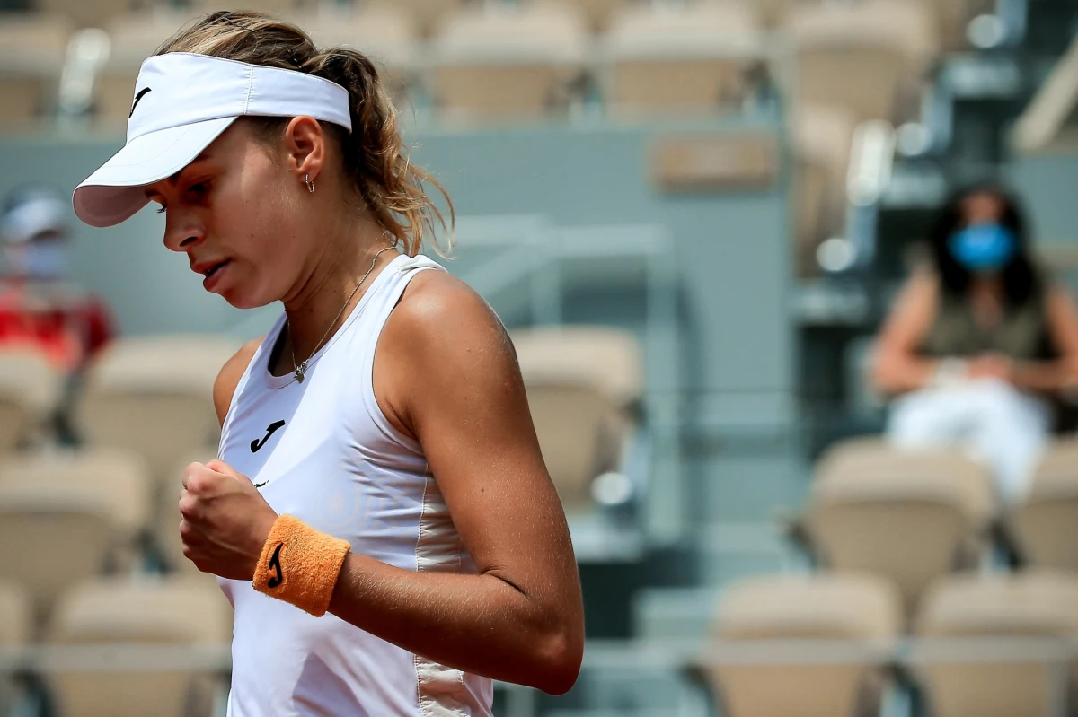 Magda Linette i Bernarda Pera awansowały do 1/8 finału wielkoszlemowego turnieju tenisowego French Open. Polsko-amerykański duet pokonał Zarinę Dijas z Kazachstanu i Rosjankę Warwarę Graczową 6:0, 6:2.