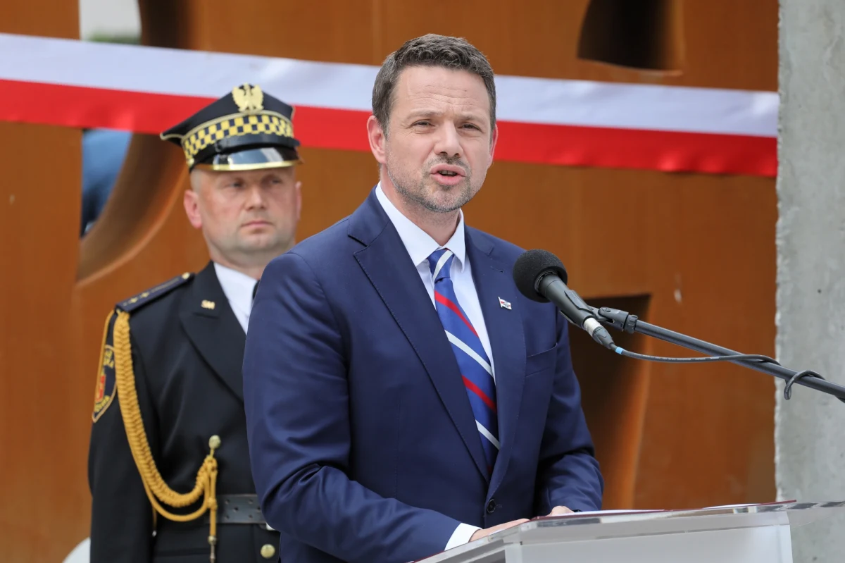 "Każda inicjatywa, która będzie wzmacniać opozycję, na pewno będzie przez nas witana z zadowoleniem. Wszystkie ręce na pokład" - powiedział prezydent Warszawy Rafał Trzaskowski, zapytany o powrót Donalda Tuska do polskiej polityki. "Jestem gotów podjąć każdą decyzję, by odwrócić niebezpieczny bieg zdarzeń" - mówił były premier w wywiadzie dla TVN24.