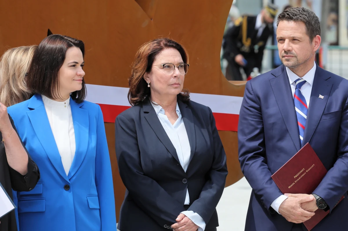 Niezależnie od tego kto jest autorem uważam, że jest to wpis godny potępienia - ocenił wicepremier Jarosław Gowin. Odniósł się w ten sposób do wpisu na TT szefa klubu PiS Ryszard Terleckiego odnośnie Swietłany Cichanouskiej.