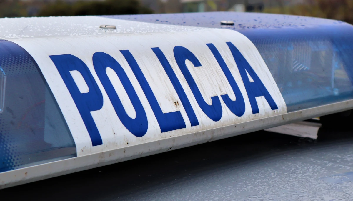 Policja i prokuratura będą wyjaśniać przyczyny śmierci 80-latki, której ciało dziś przed południem znaleziono w stawie na prywatnym terenie w Trzebinach koło Leszna w Wielkopolsce.