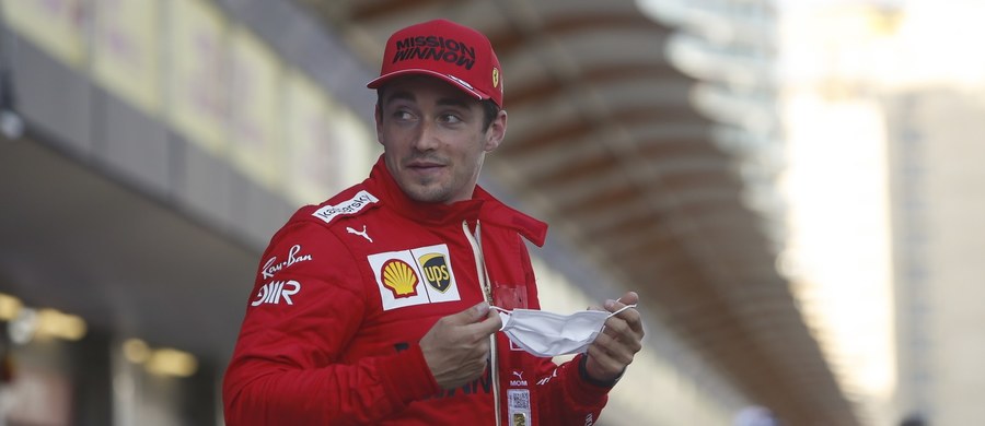 Kierowcy teamu Ferrari Charles Leclerc wywalczył pole position do niedzielnego wyścigu mistrzostw świata Formuły 1 o Grand Prix Azerbejdżanu na ulicznym torze w Baku. Uzyskał czas 1.41,218.