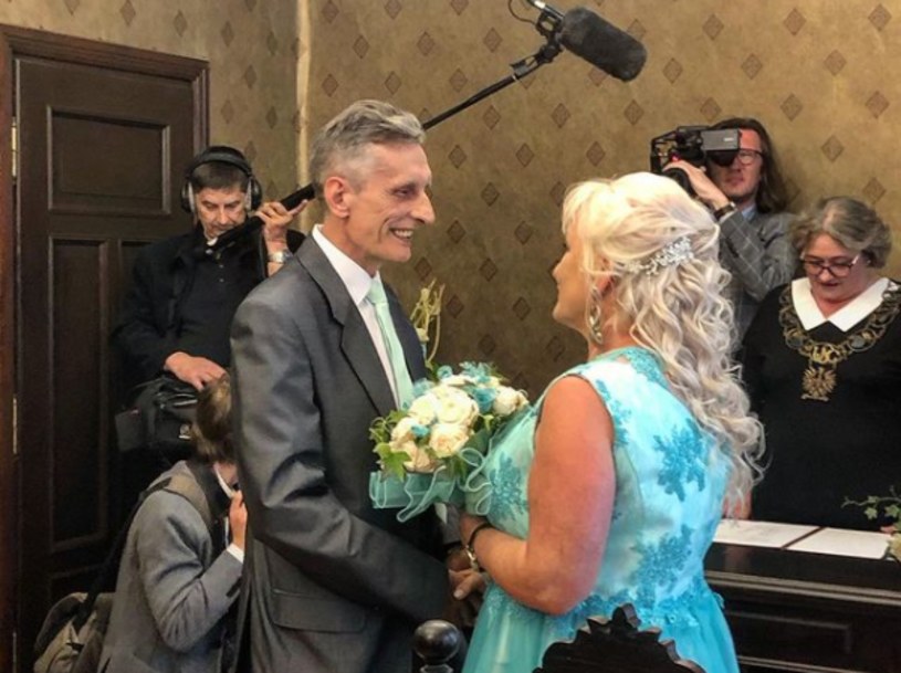 Adam Siewierski, bohater drugiej edycji "Sanatorium miłości", ożenił się! Wybranką jego serca została pięć lat młodsza Marta, która napisała do seniora na Facebooku.