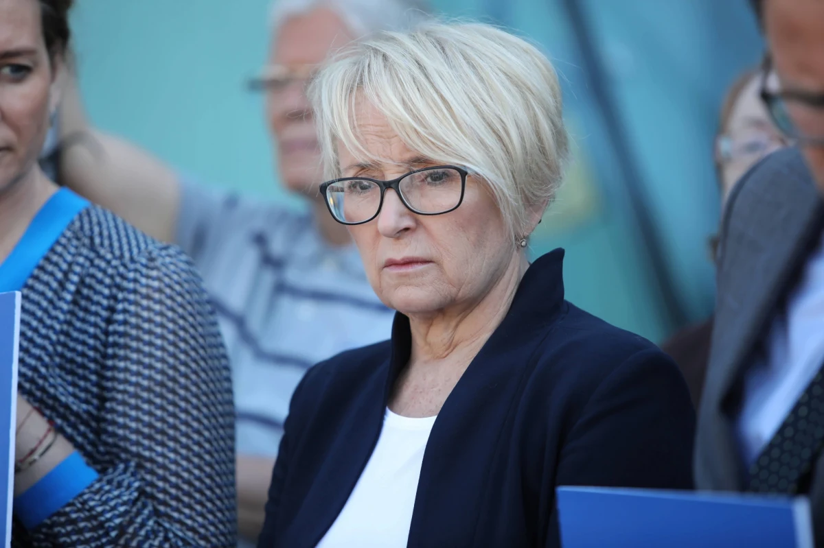 Po prawie 11 godzinach postępowania Izba Dyscyplinarna Sądu Najwyższego uznała zażalenie krakowskiej sędzi, Beaty Morawiec na wcześniejszą decyzję o pozbawieniu jej ochrony immunitetowej. Prokuratorzy chcieli jej postawić zarzuty m.in. nadużycia uprawnień i przywłaszczenia środków publicznych.