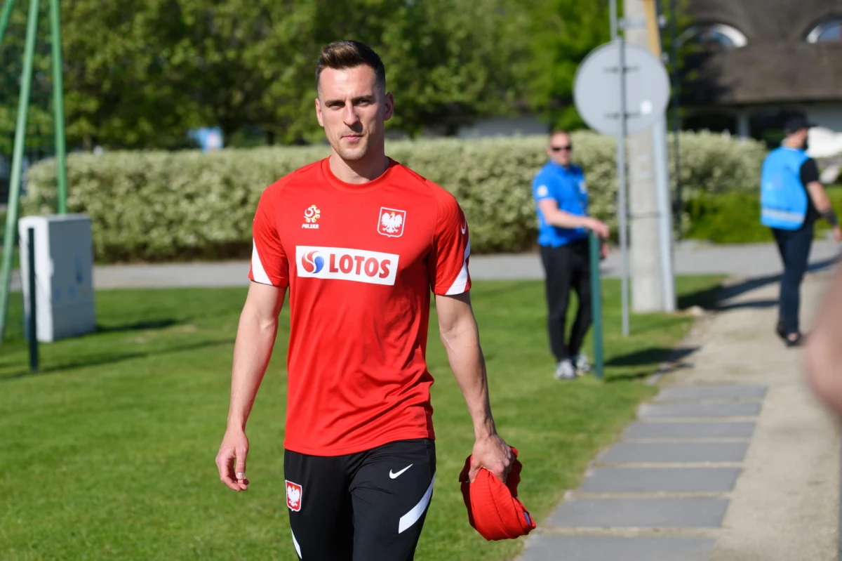 Arkadiusz Milik nie zagra na Euro 2020. Jak podaje PZPN, uraz, z którym 27-letni napastnik przyjechał na zgrupowanie reprezentacji Polski do Opalenicy, wyeliminował go z turnieju.
