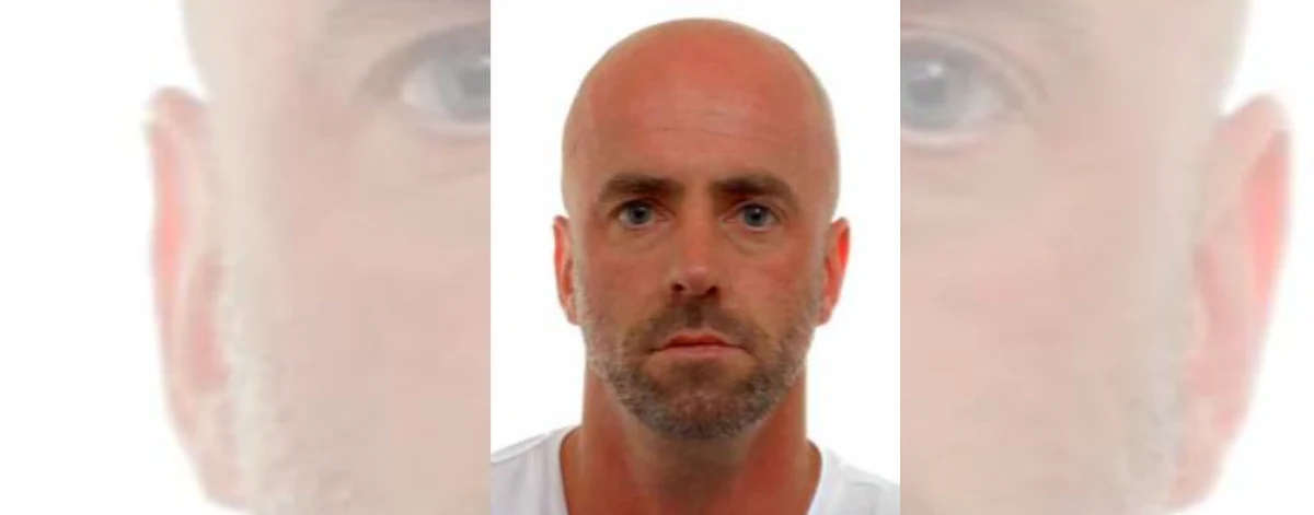 Od trzech tygodni trwa policyjna obława na byłego żołnierza, Jurgena Coningsa, który groził głównemu wirusologowi kraju Marcowi Van Ranstowi. 50 tys. osób poparło Coningsa na Facebooku, a flamandzcy nacjonaliści nazywają go symbolem swoich politycznych praw - pisze portal Politico.