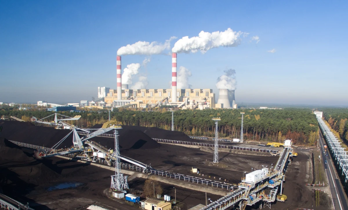 Polska Grupa Energetyczna podała daty wyłączenia bloków energetycznych Elektrowni Bełchatów i zakończenia wydobywania węgla brunatnego. W planie "sprawiedliwej transformacji Zagłębia Bełchatowskiego" zapisano, że ostatni blok ma zostać wyłączony w 2036 roku, a zakończenie eksploatacji złóż - w 2038 roku.