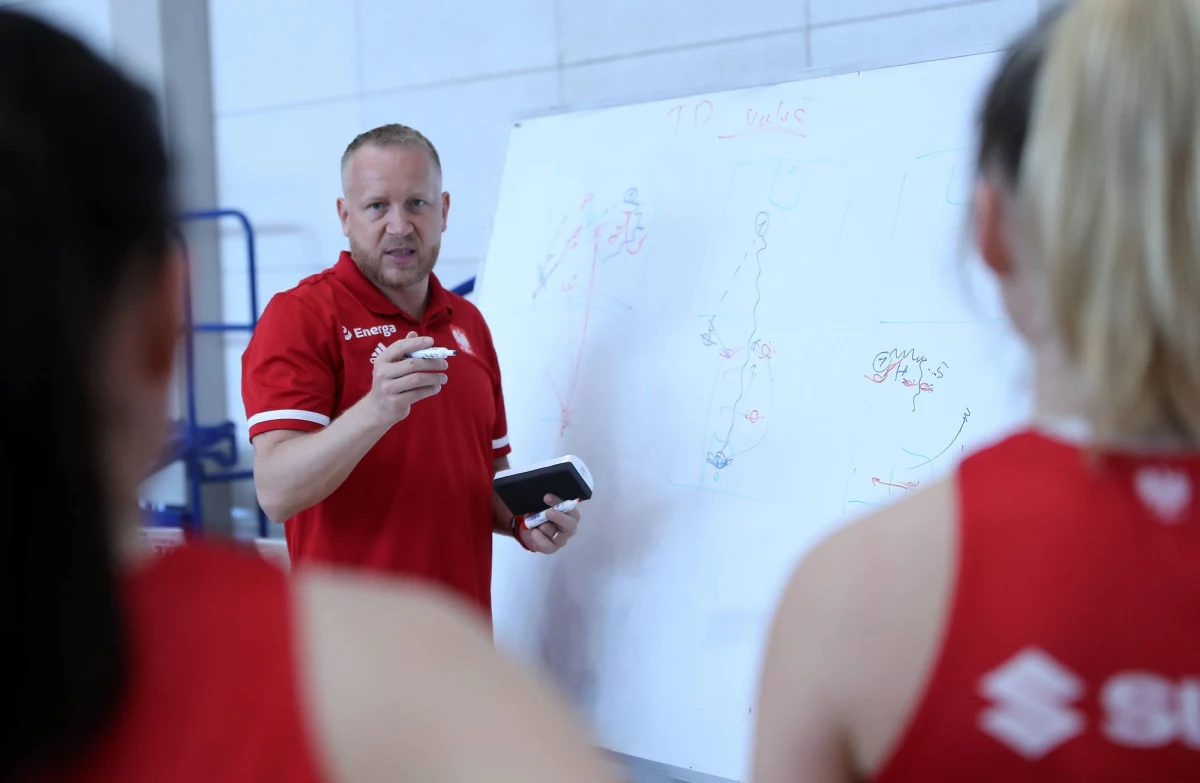 Reprezentacja Polski kobiet przebywa obecnie w Zagrzebiu, gdzie już 11 czerwca rozegra mecz towarzyski z kadrą Chorwacji. Tuż po nim przyleci do Warszawy, by spotkać się na kolejnym zgrupowaniu. W obecnym składzie, zajdą jednak pewne zmiany.