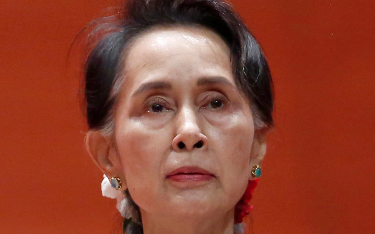 Aung San Suu Kyi, więziona przez rządzącą Mjanmą juntę wojskową, usłyszała kolejne zarzuty, dotyczące korupcji i nadużywania władzy - poinformowały w czwartek kontrolowane przez rząd media. Suu Kyi jest przywódczynią partii NLD, odsuniętej przez wojsko od władzy po wygranych wyborach.