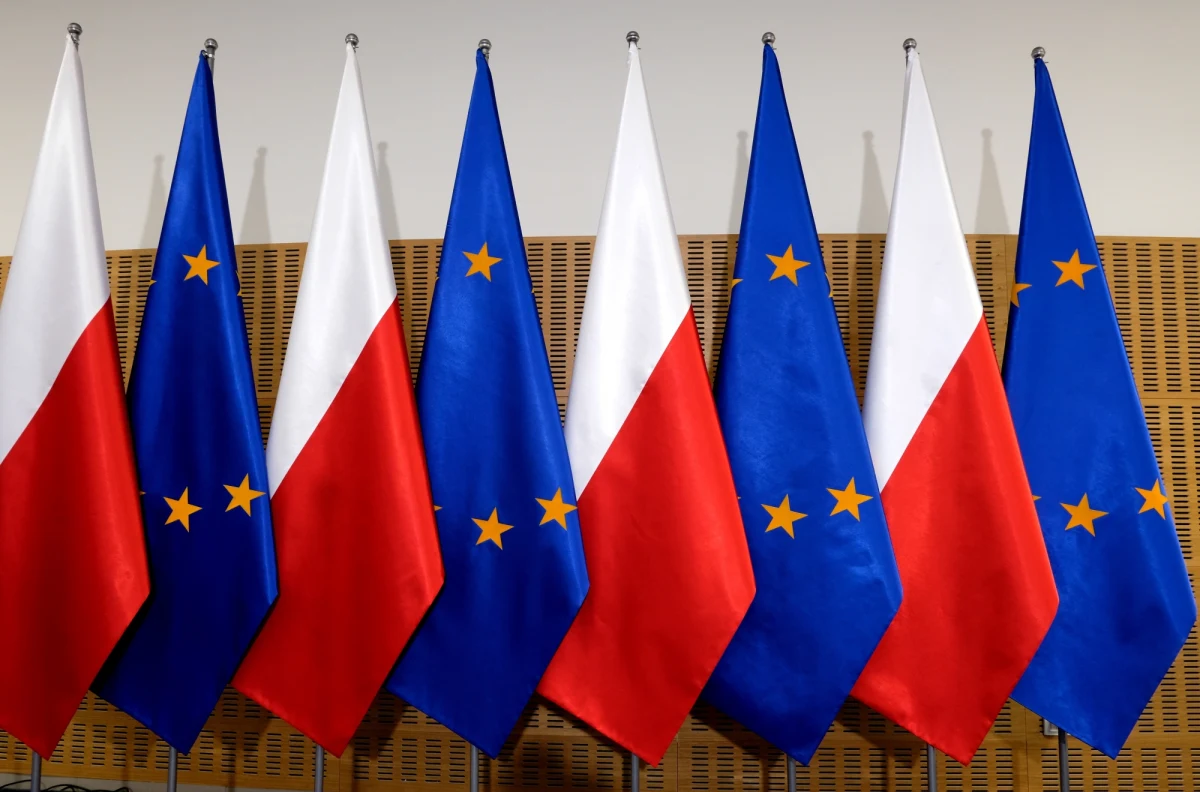Zanosi się na nowe starcie między Komisją Europejską a polskim rządem. KE domaga się wycofania przez premiera Mateusza Morawieckiego wniosku do Trybunału Konstytucyjnego o uznanie wyższości prawa polskiego nad unijnym. Szef rządu na konferencji prasowej jednoznacznie zapowiedział, że tego nie zrobi. 