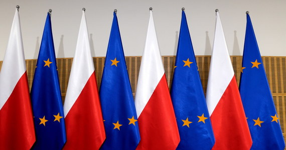 Zanosi się na nowe starcie między Komisją Europejską a polskim rządem. KE domaga się wycofania przez premiera Mateusza Morawieckiego wniosku do Trybunału Konstytucyjnego o uznanie wyższości prawa polskiego nad unijnym. Szef rządu na konferencji prasowej jednoznacznie zapowiedział, że tego nie zrobi. 