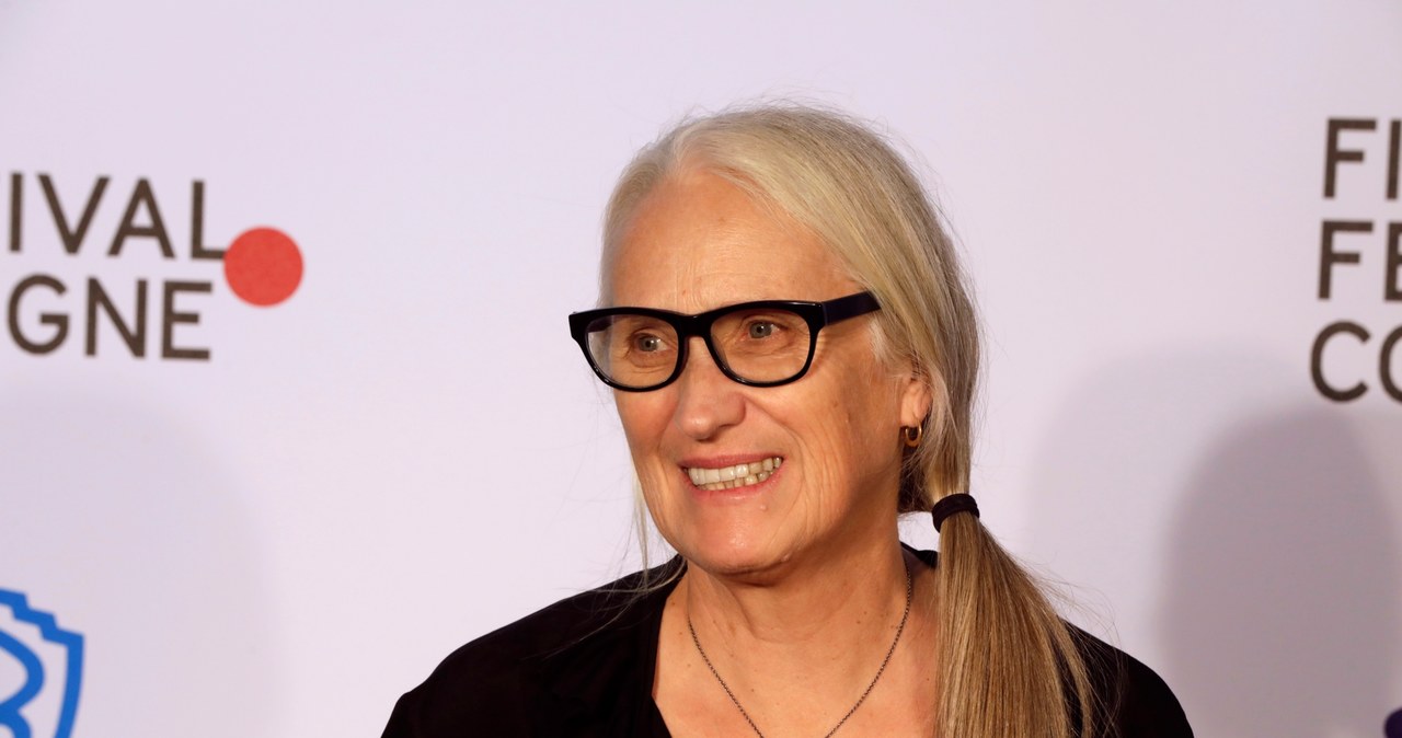 Jane Campion po dziś dzień pozostaje jedyną reżyserką, która wygrała Złotą Palmę na Festiwalu Filmowym w Cannes. Dokonała tego swoim filmem "Fortepian" z Holly Hunter i Anną Paquin w rolach głównych. Najnowsze dzieło reżyserki pokazane zostanie na tegorocznym festiwalu w Wenecji. Film z Benedictem Cumberbatchem został zatytułowany "The Power of the Dog".