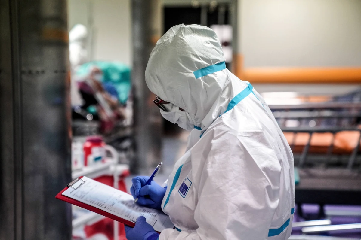 O 341 nowych zakażeniach koronawirusem i śmierci 68 chorych na Covid-19 poinformowało dzisiaj Ministerstwo Zdrowia. W szpitalach przebywa obecnie ponad 2 300 pacjentów covidowych.