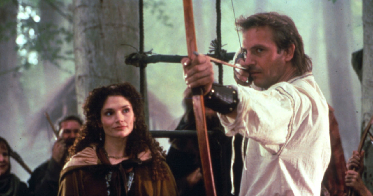 W 1991 roku Kevin Costner był na szczycie. Właśnie otrzymał dwa Oscary za "Tańczącego z wilkami". Uchodził za jedną z najbardziej kasowych amerykańskich gwiazd. Jeszcze podczas prac nad swoim westernem rozpoczął zdjęcia do "Robin Hooda: Księcia złodziei". Plotki z planu mówiły o jego konflikcie z reżyserem i nieudanym podejściu do postaci. Natomiast po premierze miłość widzów skradł mu kolega z planu. 14 czerwca 2021 roku mija 30 lat od premiery filmu.