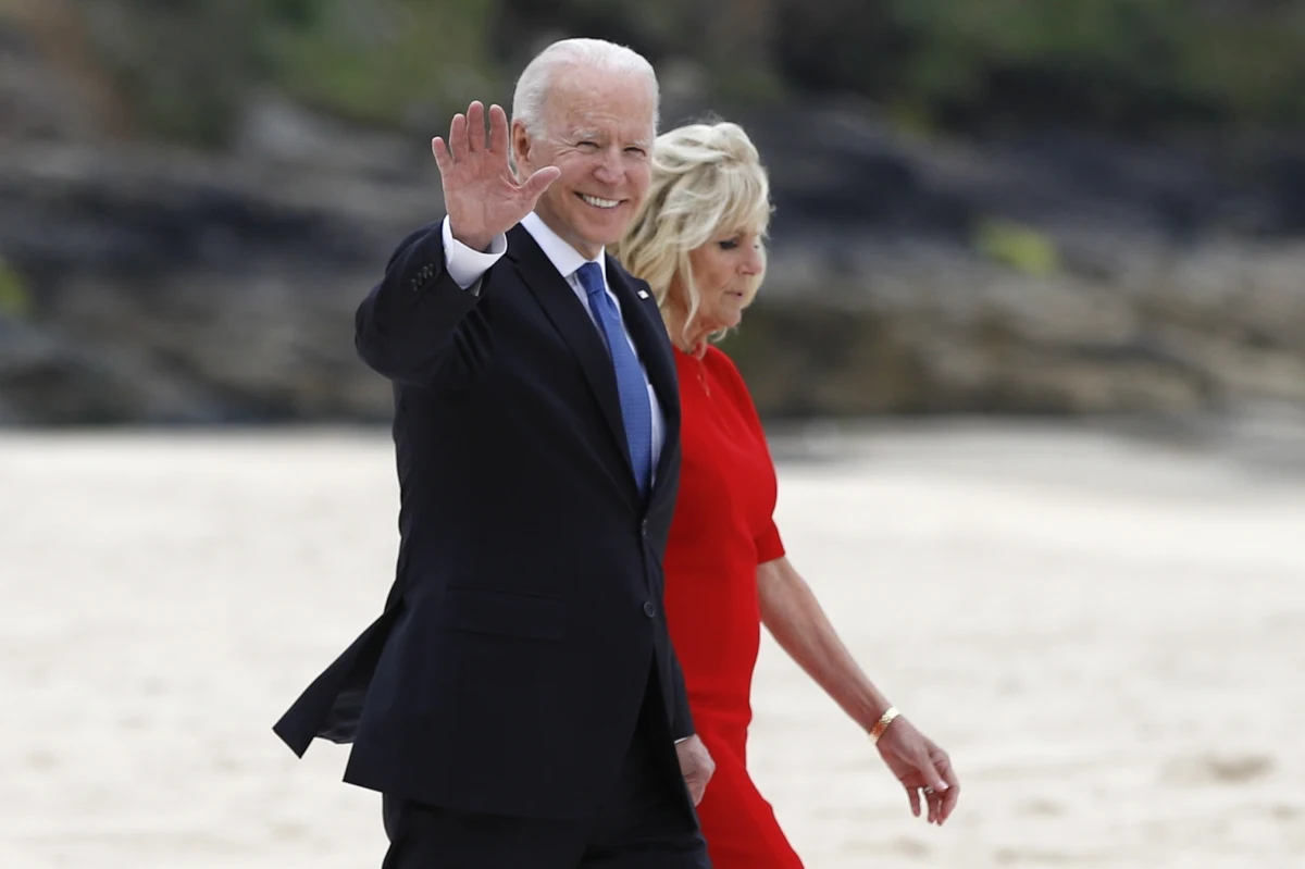 Prezydent USA Joe Biden przyjmie 15 lipca w Białym Domu kanclerz Niemiec Angelę Merkel - poinformowała jego rzeczniczka na marginesie szczytu G7 w Kornwalii. „Podkreśli głębokie więzi między Stanami Zjednoczonymi i Niemcami” – zaznaczyła.