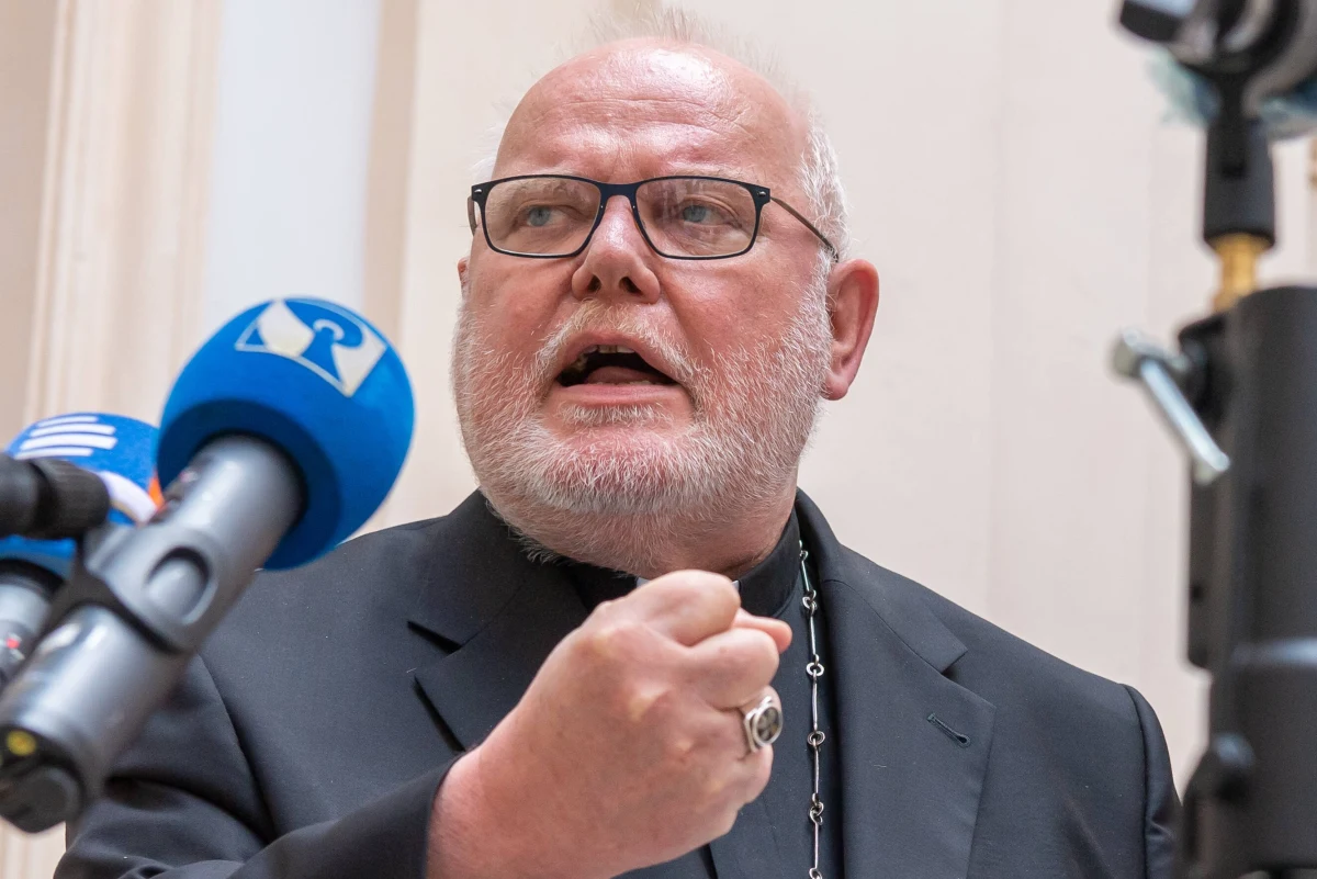 Arcybiskup Monachium i Freisingu, kardynał Reinhard Marx, wyraził zaskoczenie szybką odpowiedzią papieża Franciszka na jego rezygnację i faktem, że papież jej nie przyjął.