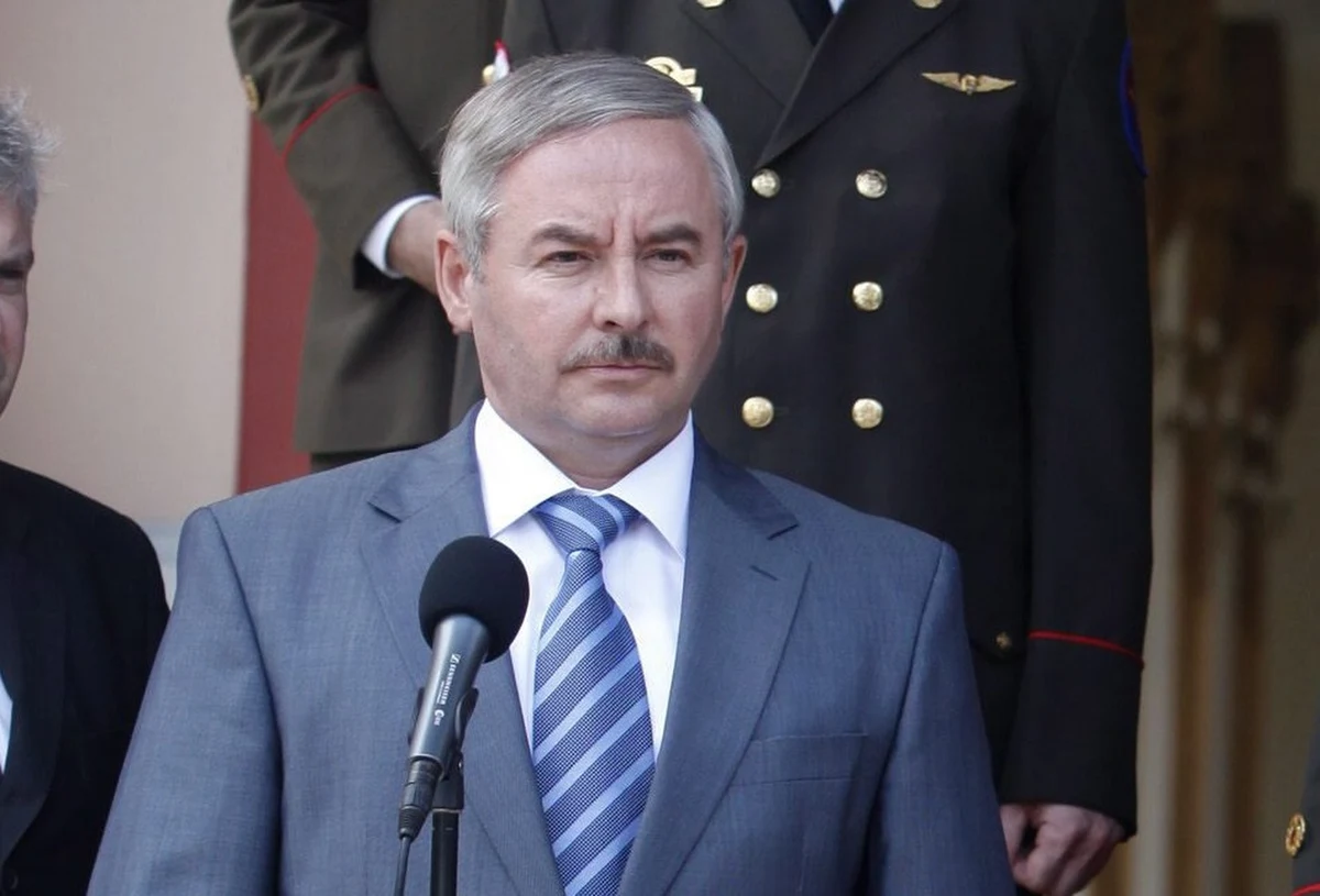 Alaksandr Łukaszenka przyjął w piątek dymisję Wiktara Szejmana, szefa działu gospodarczego prezydenckiej administracji i jednego z najbardziej wpływowych urzędników na Białorusi. Media nazywają go "szarą eminencją" białoruskiej polityki.