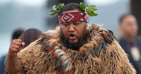 Podania historii mówionej Polinezji wskazują, że maoryski odkrywca Hui Te Rangiora już w VII wieku n.e. podróżował na lodowy kontynent - informuje brytyjski dziennik "Guardian".