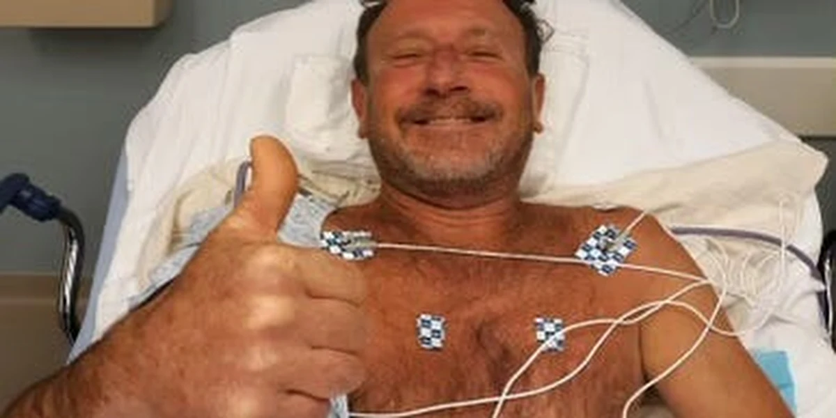 Nurkował po homary i w pewnym momencie pomyślał, że został zaatakowany przez rekina. Ale nie, to była paszcza humbaka. Michael Packard twierdzi, że ten olbrzymi ssak morski połknął go, a po 30-40 sekundach wypluł. Do tego wypadku miało dojść u wybrzeża Provincetown w stanie Massachusetts w USA.