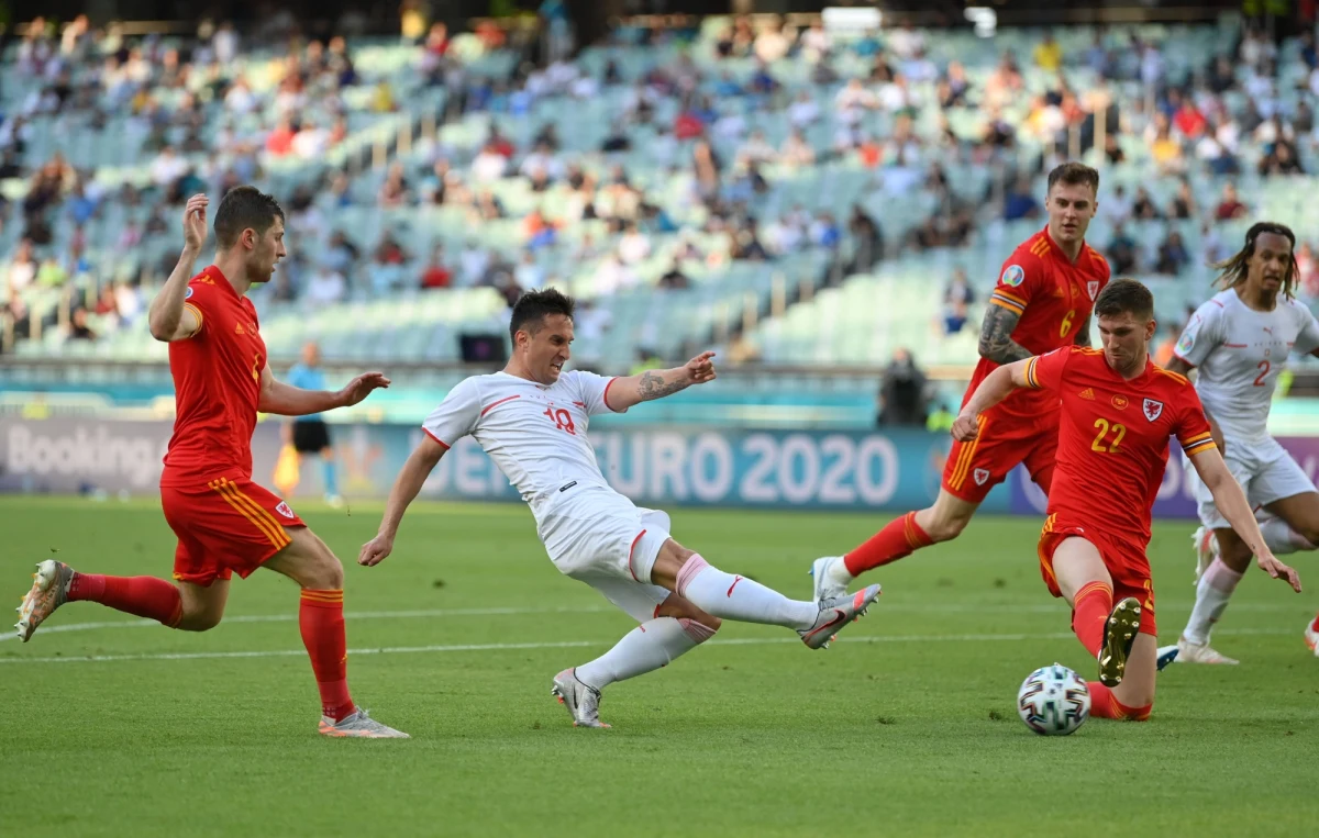 W drugim meczu grupy A Walia zremisowała ze Szwajcarią 1:1. Bramki zdobyli Breel Embolo i Kieffer Moore. Liderem w grupie po pierwszej kolejce są Włosi. 