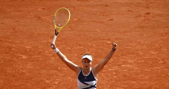 Czeska tenisistka Barbora Krejcikova pokonała rozstawioną z "31" Rosjankę Anastazję Pawliuczenkową 6:1, 2:6, 6:4 w finale turnieju French Open i wywalczyła pierwszy w karierze tytuł wielkoszlemowy w singlu. Teraz w Paryżu ma szansę na dublet - w niedzielę zagra w decydującym meczu debla.