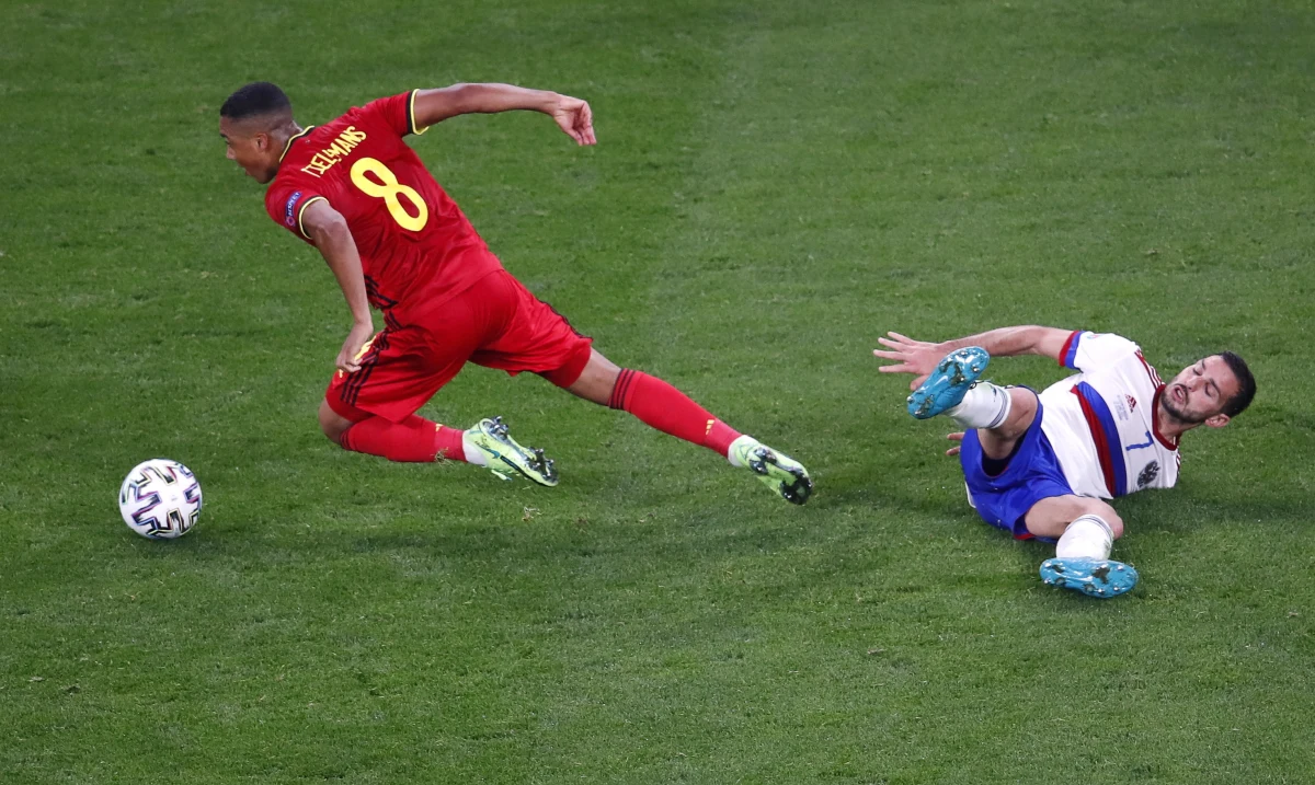 Reprezentacja Belgii pokonała w pierwszej kolejce Rosję 3:0 i wysunęła się na prowadzenie w grupie B. Do bramki dwa razy trafił Romelu Lukaku.  Celny strzał oddał także Thomas Meunier. 