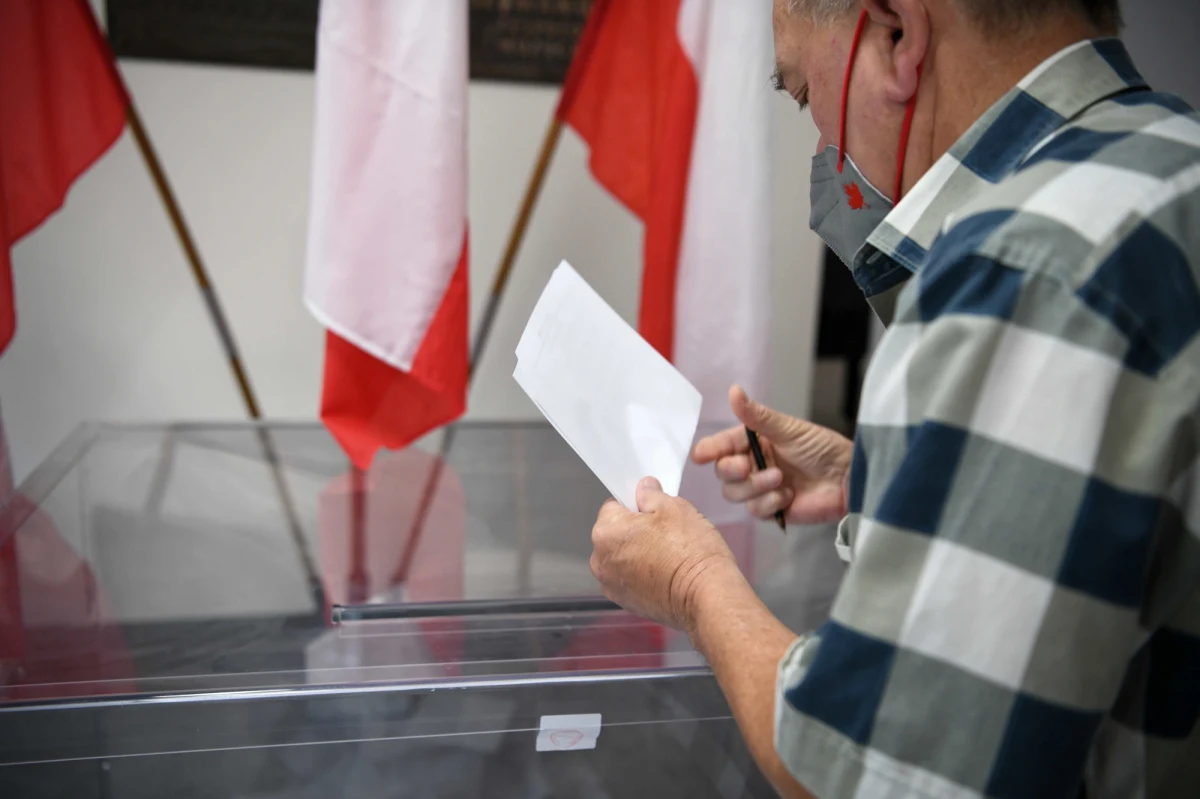 O godzinie 7:00 w Rzeszowie rozpoczęły się przedterminowe wybory prezydenta miasta. Muszą odbyć się w związku z tym, że rządzący miastem od 2002 roku Tadeusz Ferenc złożył rezygnację 10 lutego po tym, gdy przeszedł Covid-19.