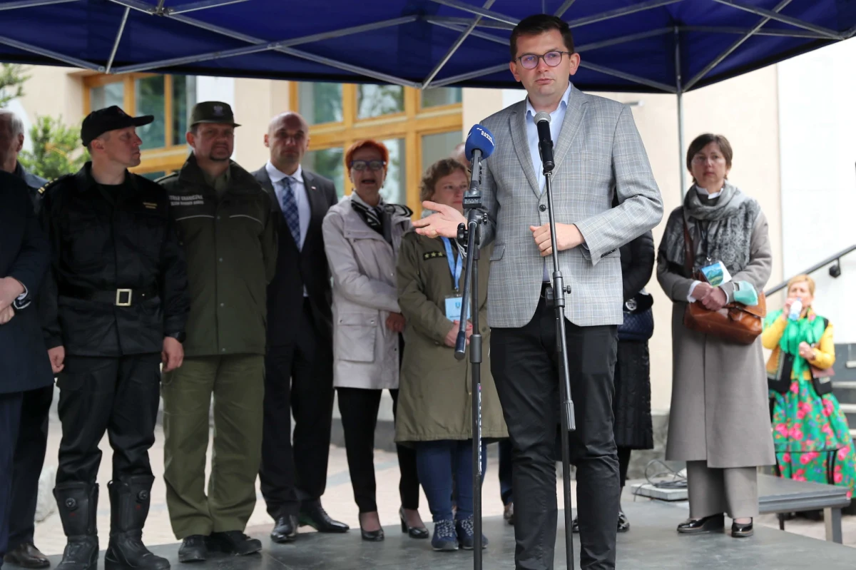 ​2673 osoby skorzystały w Małopolsce z weekendowej akcji szczepień "Szczepimy się od Giewontu po Pustynię Błędowską" zorganizowanej w Kluczach na Pustyni Błędowskiej, Krynicy-Zdroju, Szczawnicy i Zakopanem. Chętni przyjmowali jednodawkową szczepionkę Johnson&Johnson.