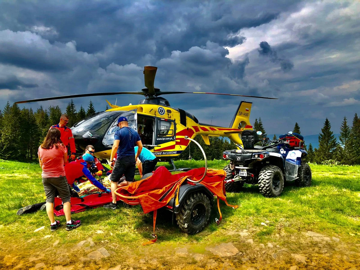 To znowu był pracowity weekend dla ratowników GOPR-u w Beskidach. Dwa razy musieli oni wzywać śmigłowiec. Tylko w sobotę zanotowano tam 10 wypadków.