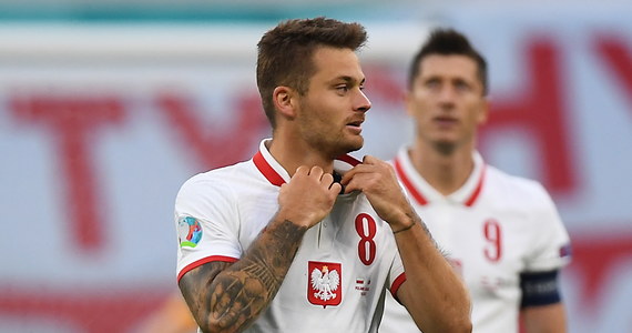 "Przespaliśmy pierwszą połowę" - podkreślił Karol Linetty po przegranym meczu ze Słowacją 1:2 (0:1). Zdobywca jedynej bramki dla Polski zaznaczył, że biało-czerwoni nie grali w tej części gry tak, jak powinni i jak zakładali. 