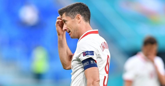 "Walczyliśmy o zwycięstwo, ale szkoda, że nie udało się choć zremisować" - przyznał kapitan reprezentacji Polski Robert Lewandowski po porażce 1:2 ze Słowacją w pierwszym występie w piłkarskich mistrzostwach Europy.