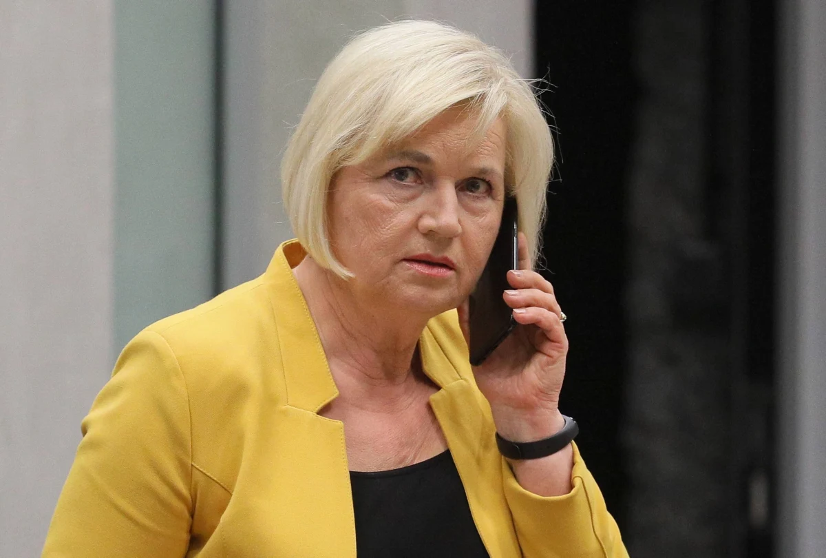 Dziękuję za głosy w Sejmie, w Senacie będę rozmawiała ze wszystkimi klubami w sprawie poparcia - powiedziała dziennikarzom senator Lidia Staroń, wybrana we wtorek przez Sejm na Rzecznika Praw Obywatelskich.