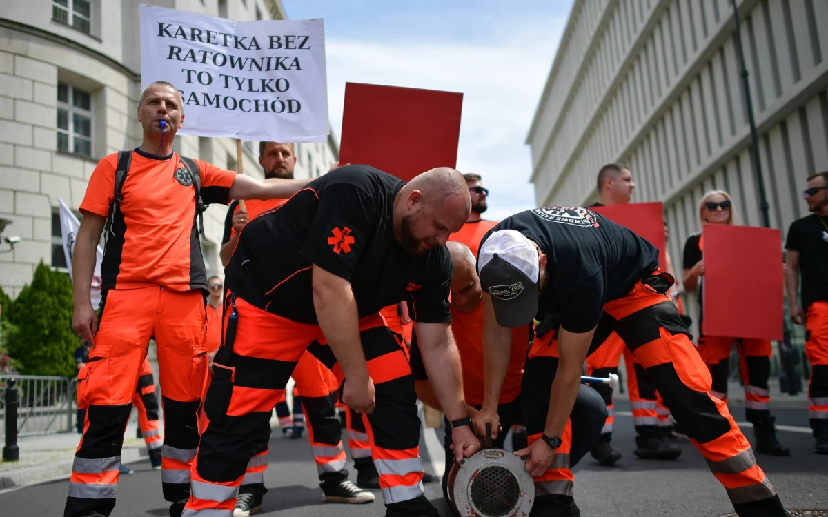 Sejmowa większość nie poparła we wtorek zaproponowanych przez Senat poprawek do nowelizacji ustawy o minimalnych wynagrodzeniach w ochronie zdrowia. Współczynniki rosną, nie kończymy rozmów o płacach, a senackie propozycje to obietnice bez pokrycia - mówił minister zdrowia Adam Niedzielski.